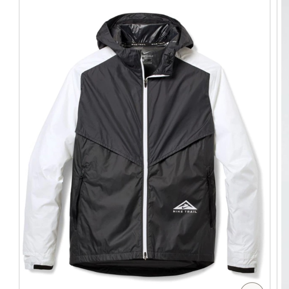 Men’s Nike Windrunner Trail Jacket size Medium